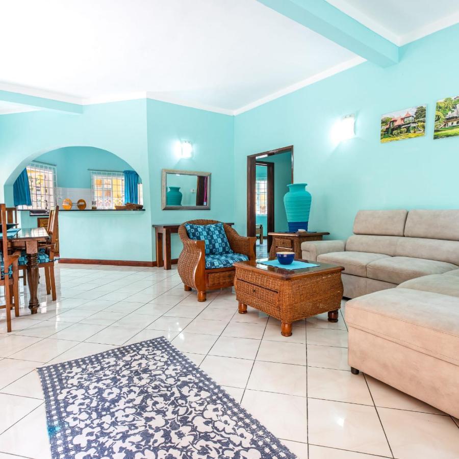 Апартаменты Beau Vallon Residence Бо-Валлон