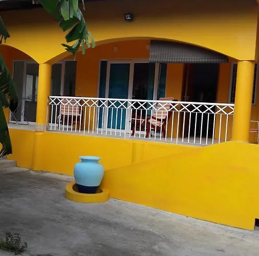 Beau Vallon Residence
